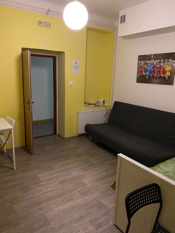 Hostel Easy Housing Praga Zewnętrze zdjęcie